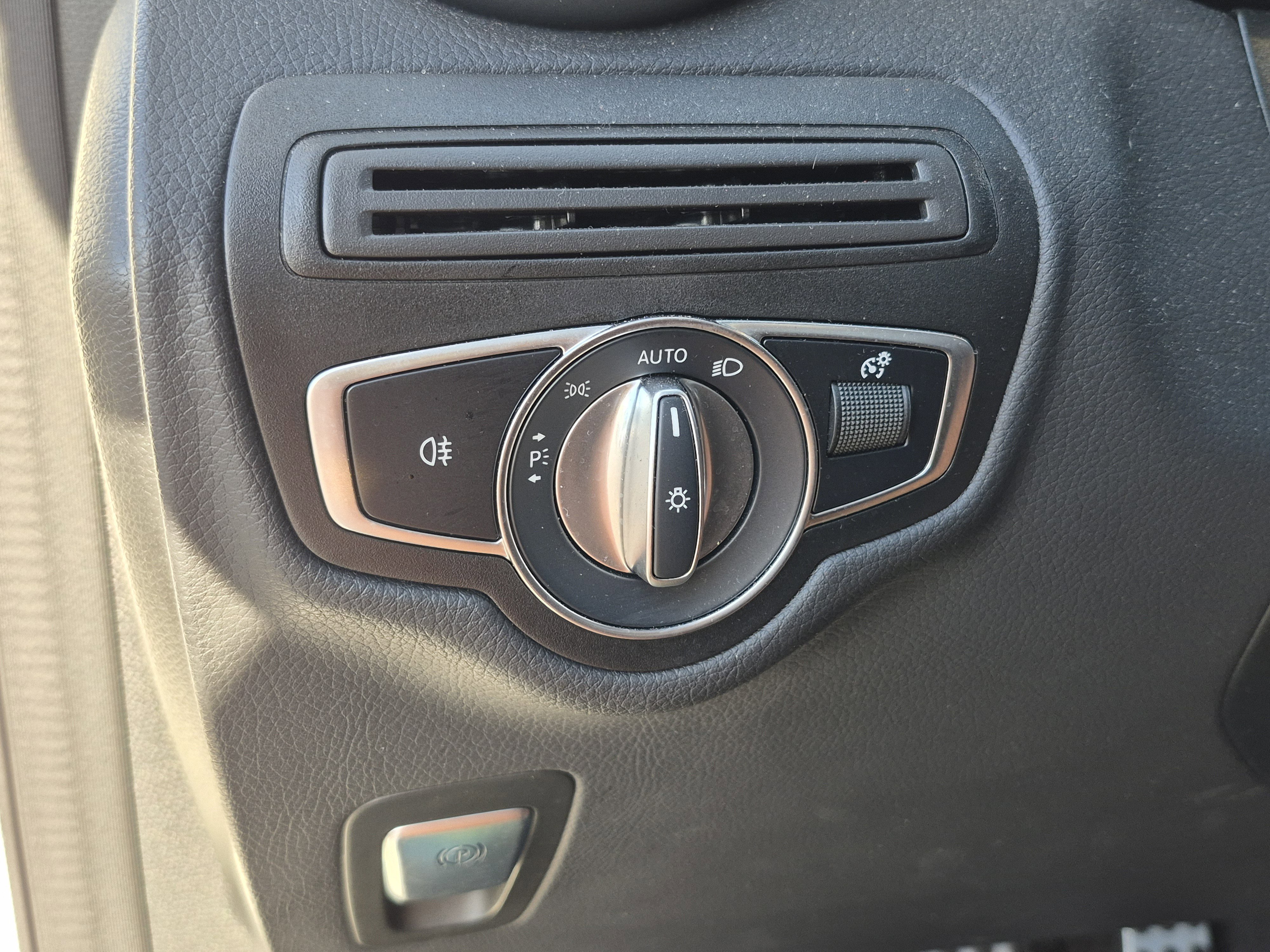 Used 2022 Mercedes-Benz GLC 300 image 28