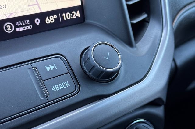 Used 2022 GMC Acadia AT4 w/ Technology Package image 33