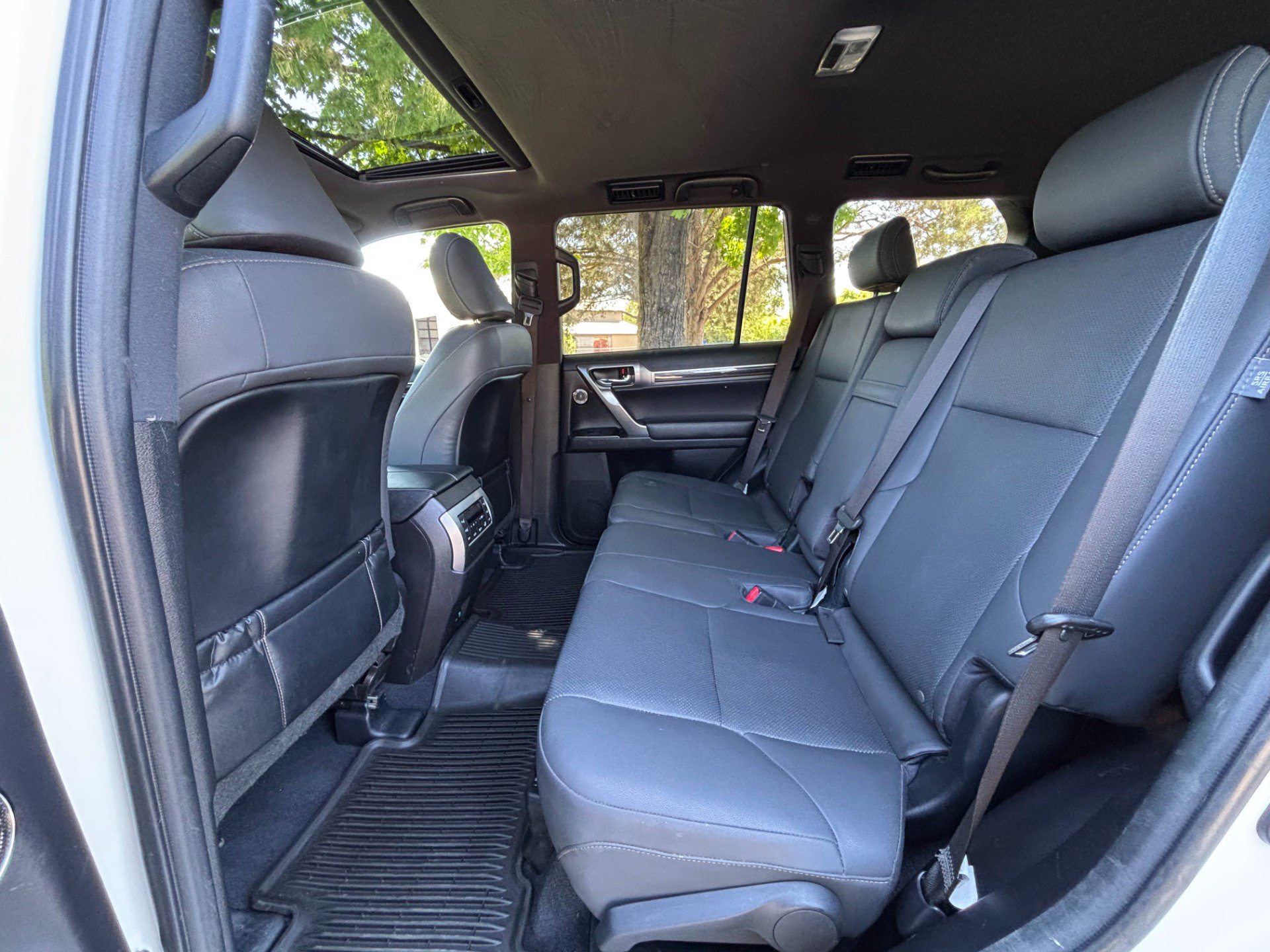 Used 2023 Lexus GX 460 Premium w/ Premium Plus Package AWD/4WD image 19