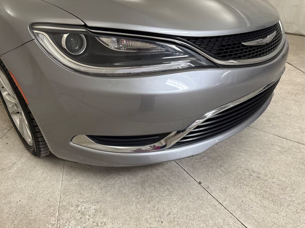 Used 2017 Chrysler 200 Limited Platinum FWD image 16