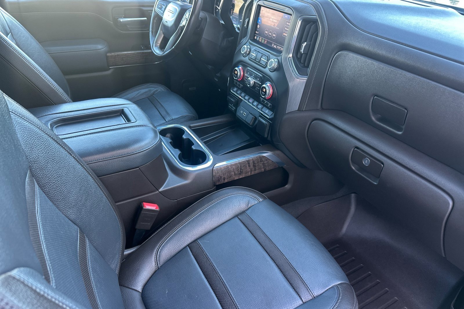 Used 2020 GMC Sierra 2500 Denali w/ Denali Ultimate Package image 14