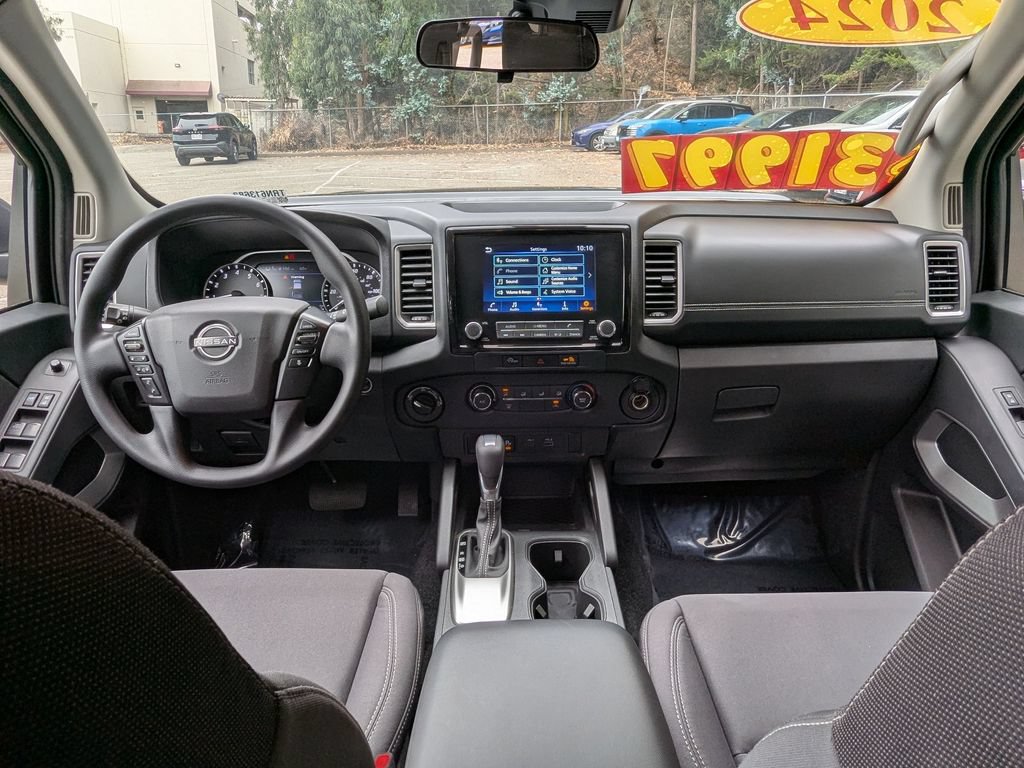 Used 2024 Nissan Frontier SV w/ Technology Package AWD/4WD image 23