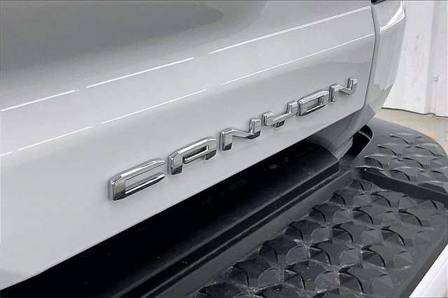 New 2026 GMC Canyon Denali image 18