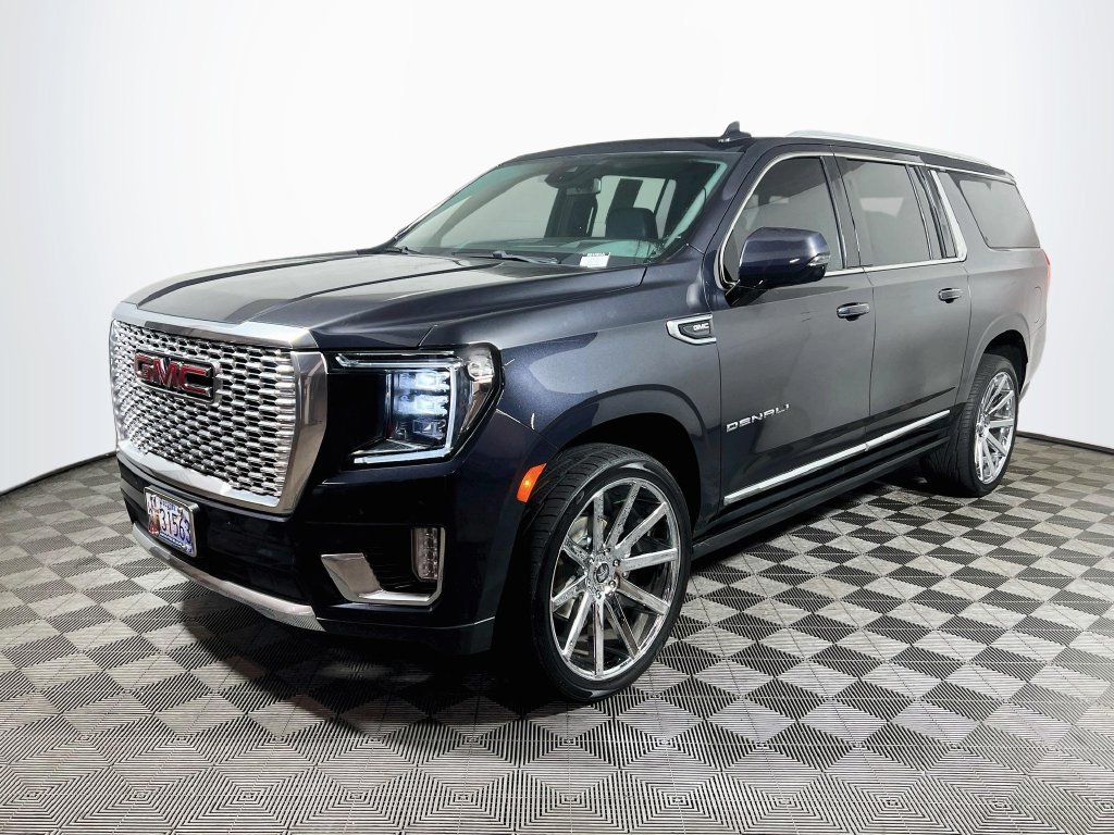 Used 2023 GMC Yukon XL Denali AWD/4WD image 3