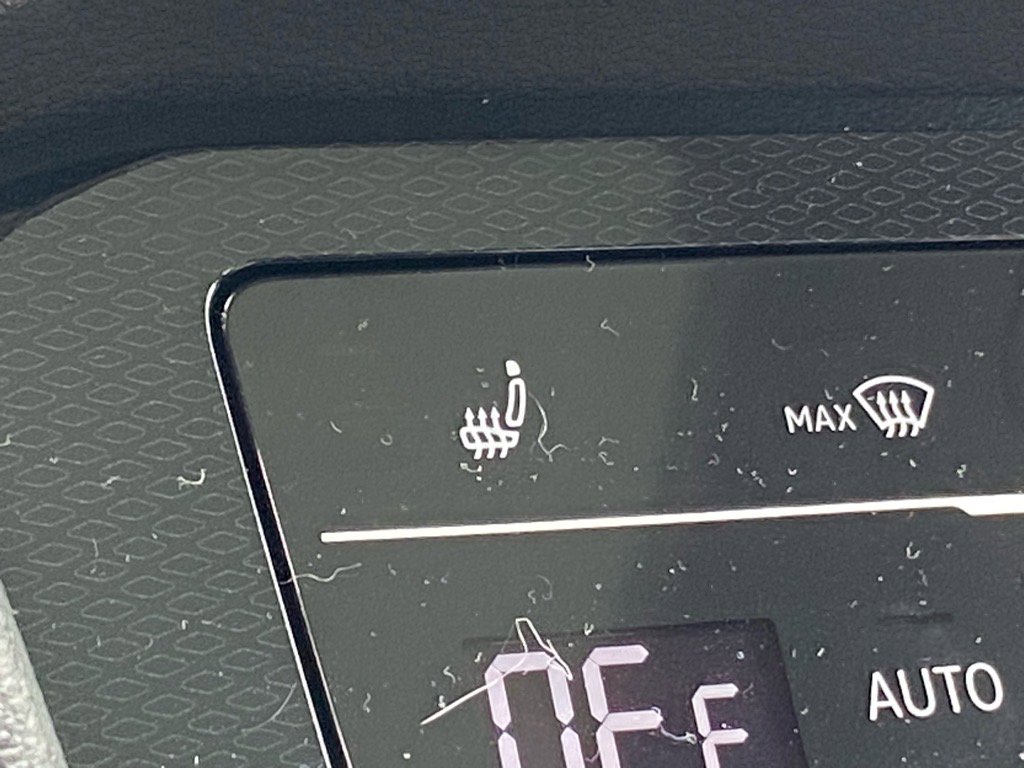 Used 2025 Volkswagen Taos SE image 16