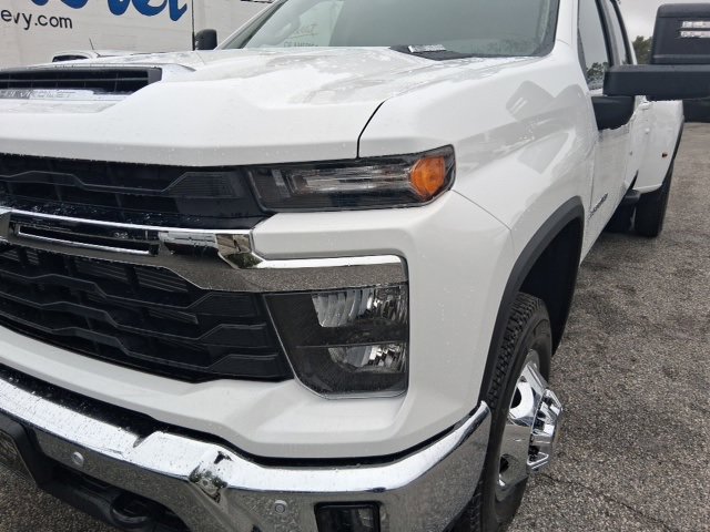 New 2026 Chevrolet Silverado 3500 LT w/ Safety Package image 7