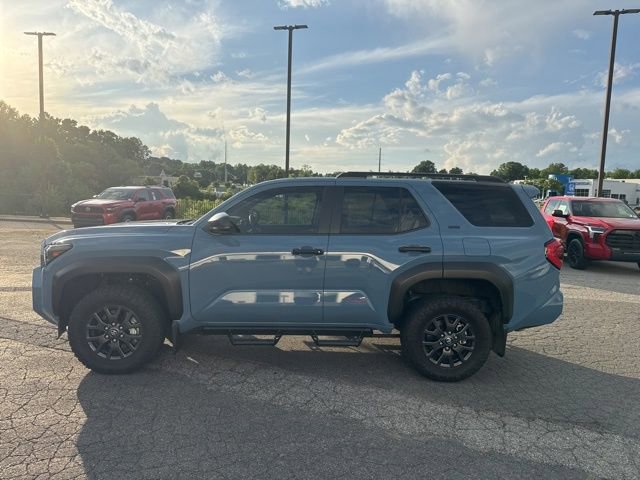 Used 2025 Toyota 4Runner SR5 AWD/4WD image 10