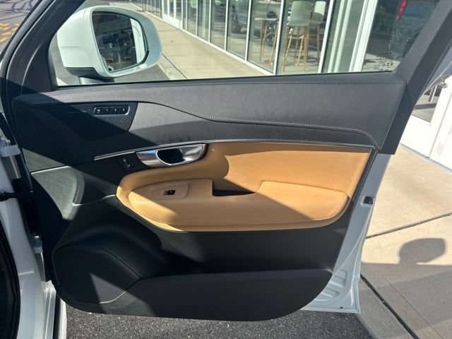 Certified 2023 Volvo XC90 B6 Ultimate w/ Protection Package Premier AWD/4WD image 13