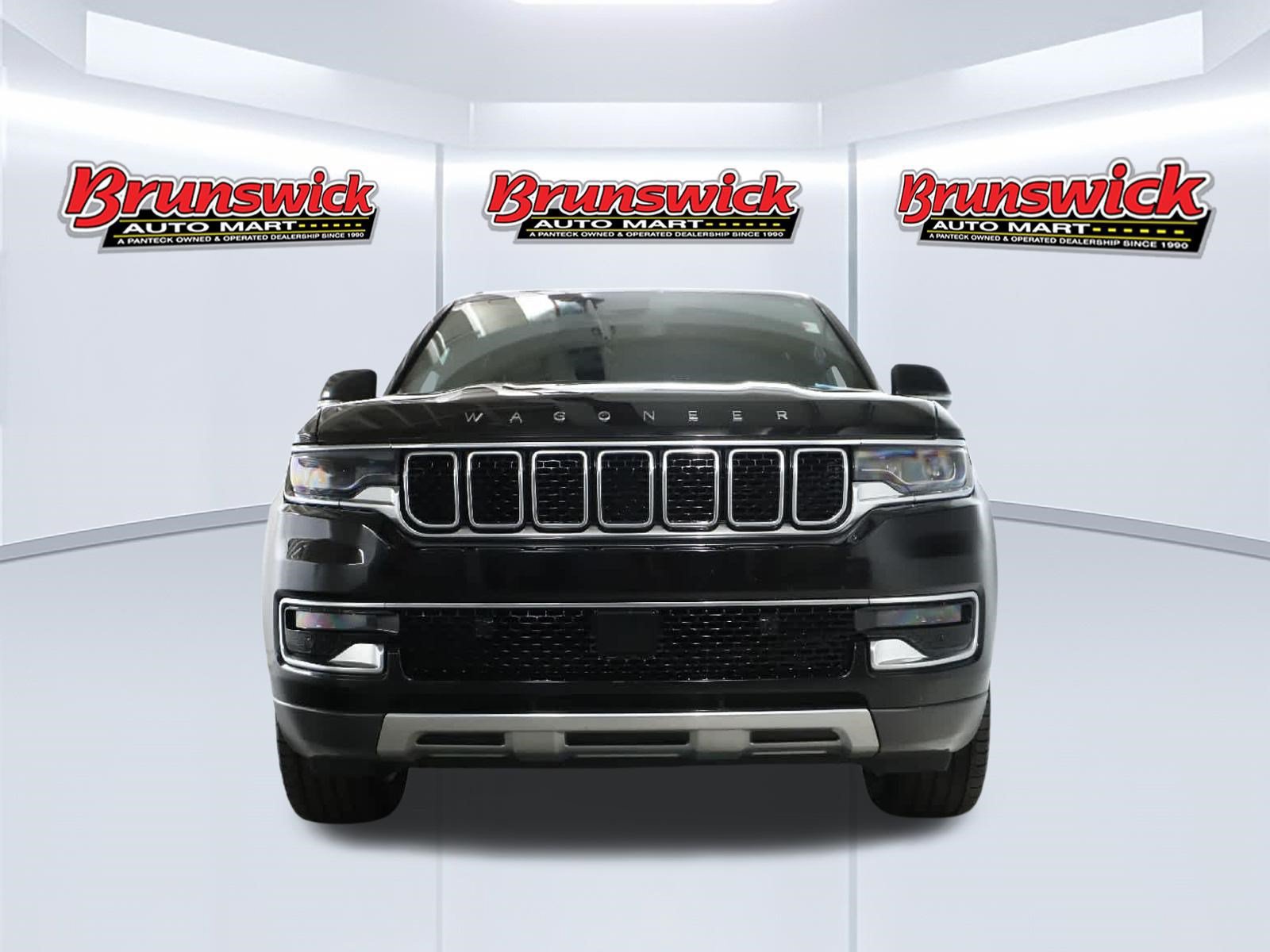 Used 2022 Jeep Wagoneer Series III AWD/4WD image 5