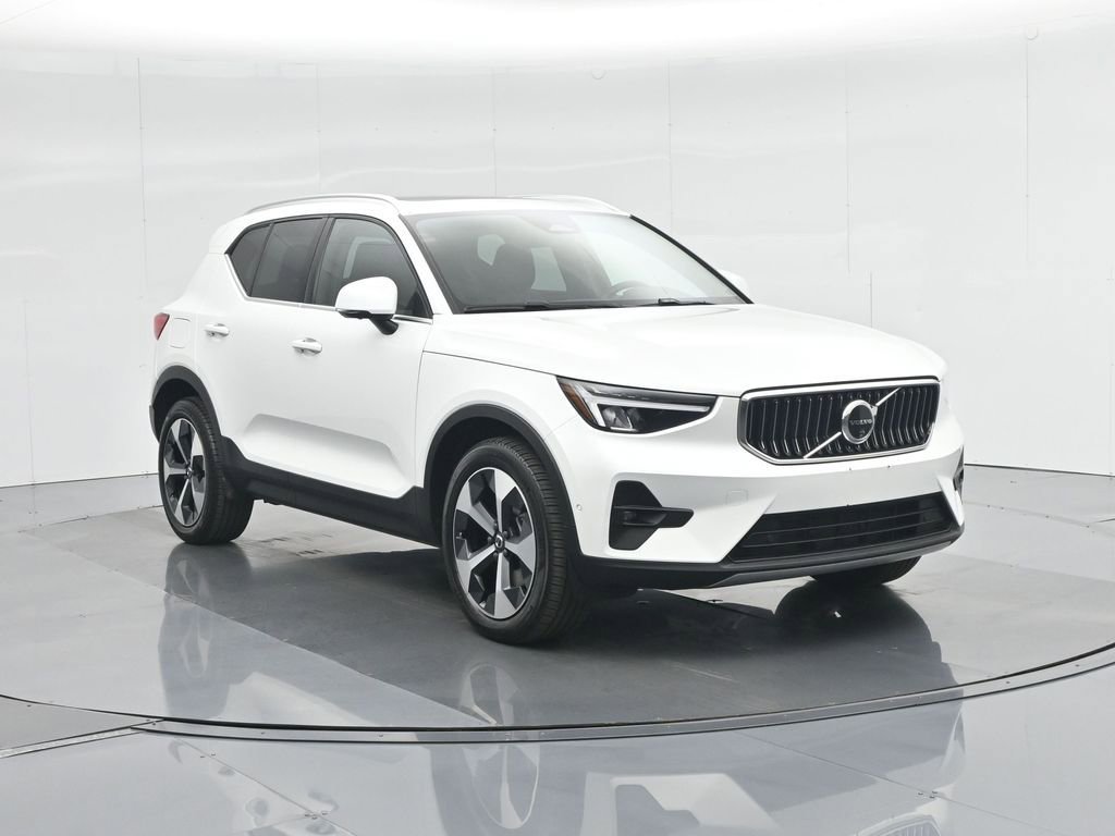 Used 2025 Volvo XC40 B5 Plus image 62