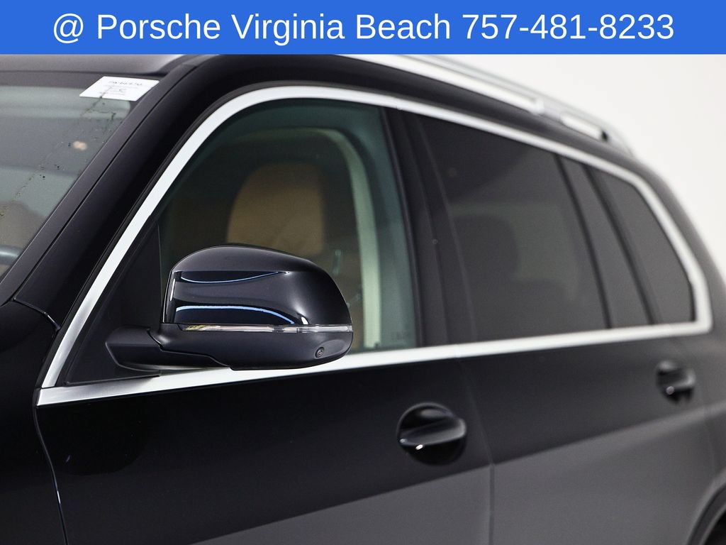 Used 2025 BMW X7 xDrive40i w/ Premium Package AWD/4WD image 12