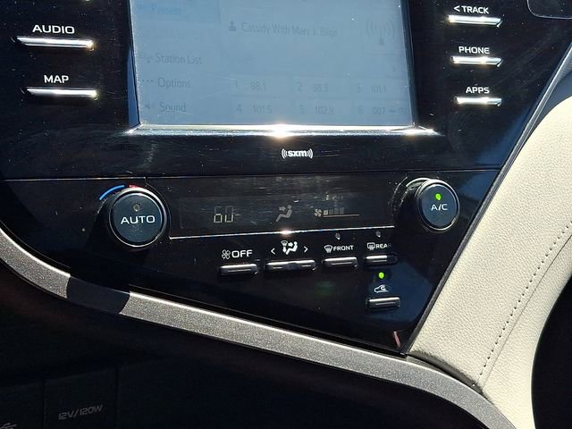 Used 2020 Toyota Camry SE FWD image 17