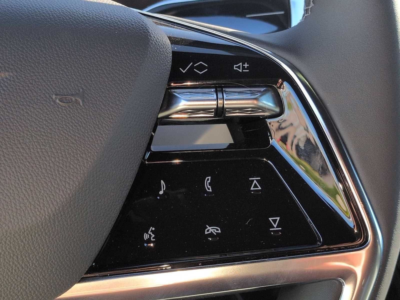 Used 2026 Cadillac Vistiq Sport AWD/4WD image 16