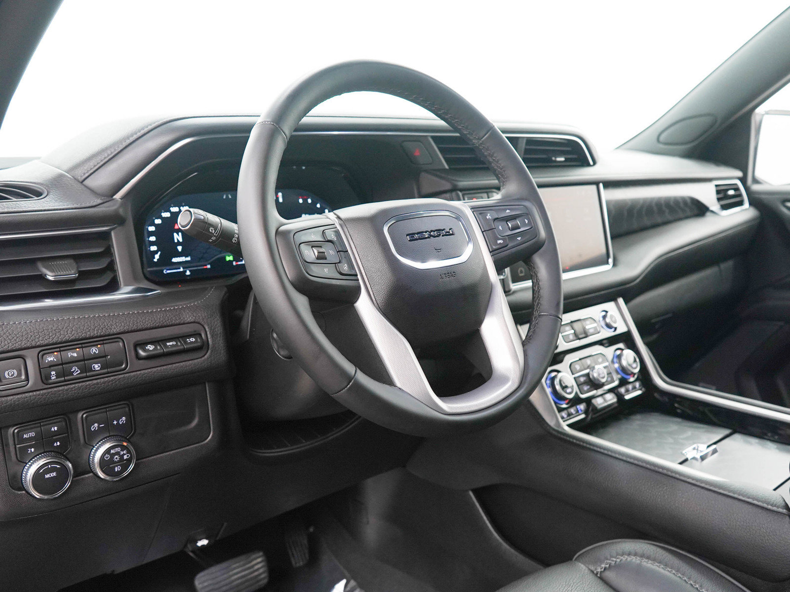 Used 2023 GMC Yukon Denali AWD/4WD image 26