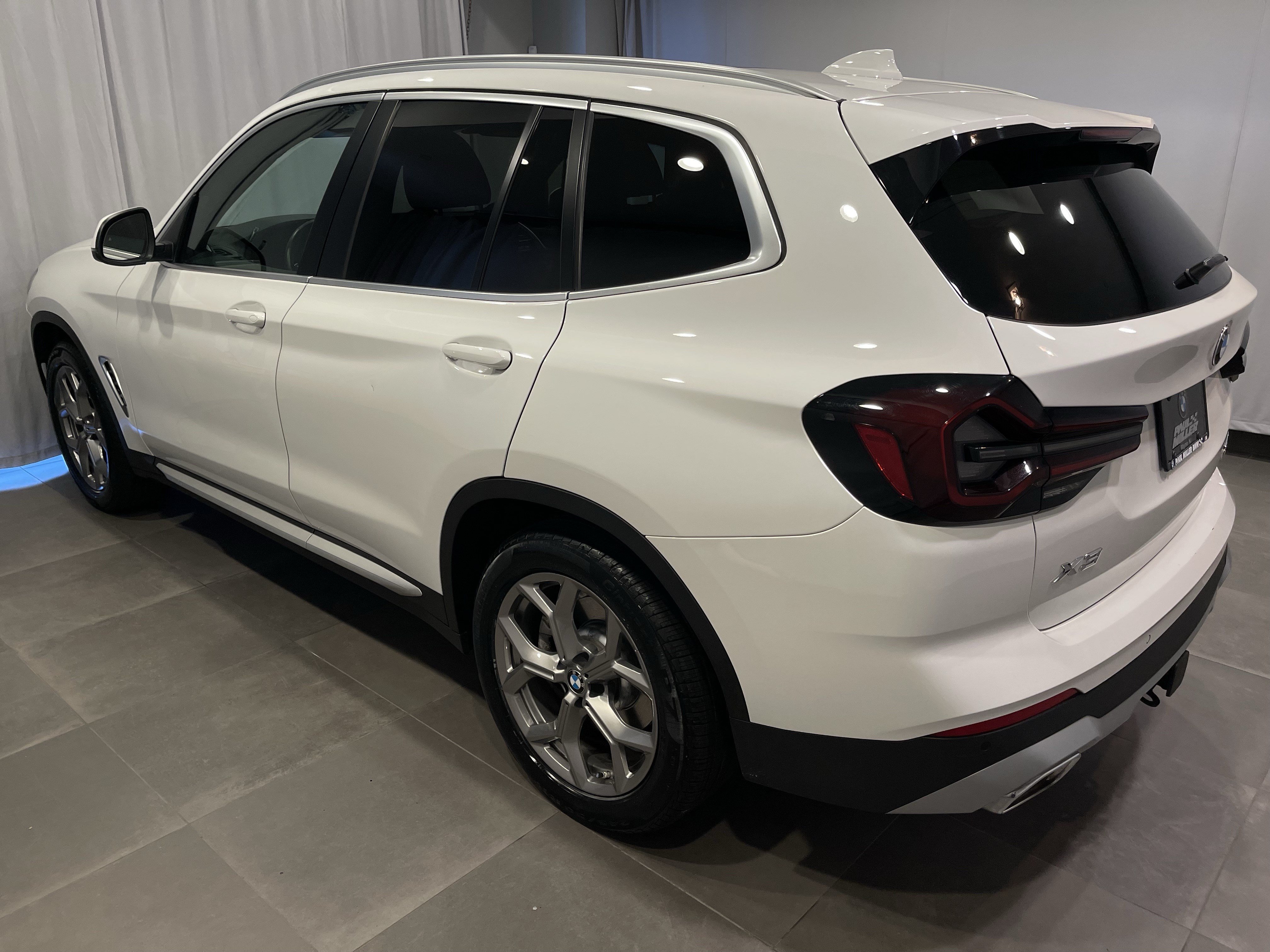 Certified 2024 BMW X3 xDrive30i w/ Premium Package AWD/4WD image 4