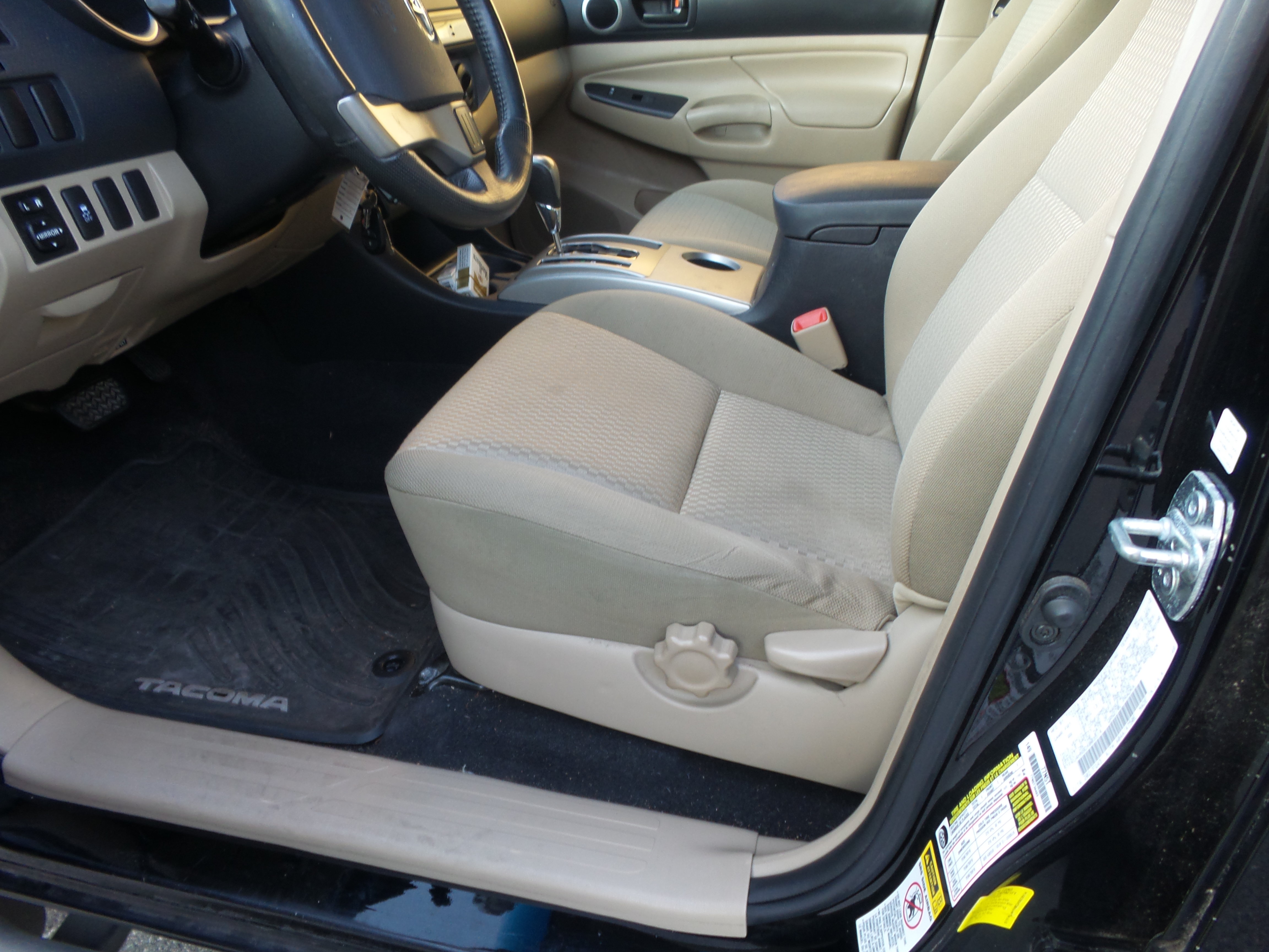 Used 2013 Toyota Tacoma PreRunner w/ SR5 Pkg RWD image 76