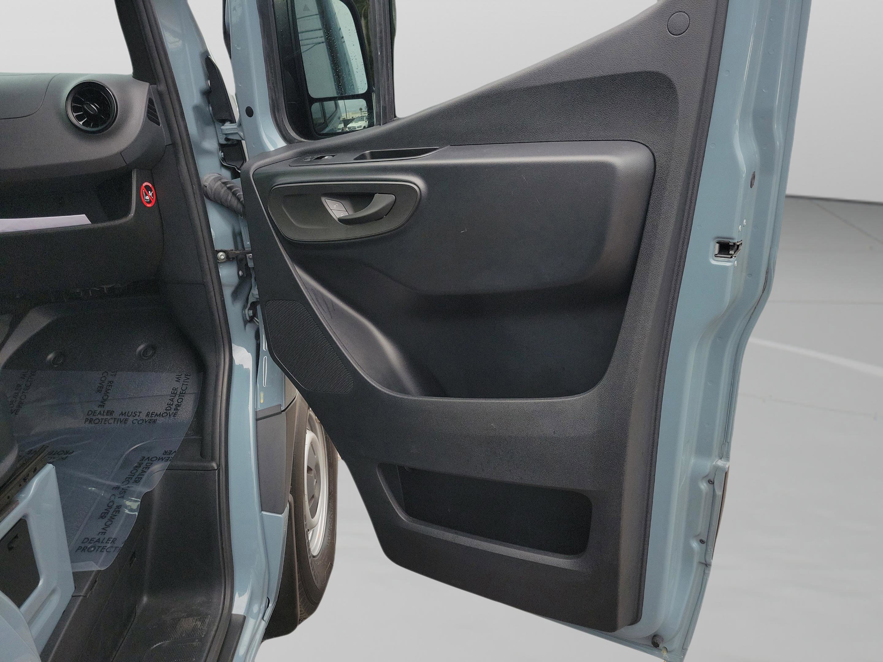 Used 2024 Mercedes-Benz Sprinter 2500 image 14