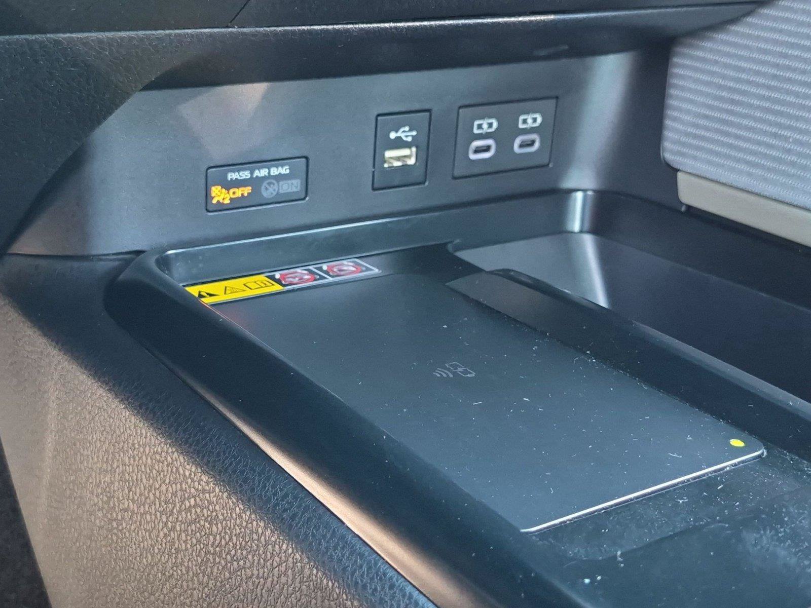 Used 2025 Toyota Camry SE FWD image 20