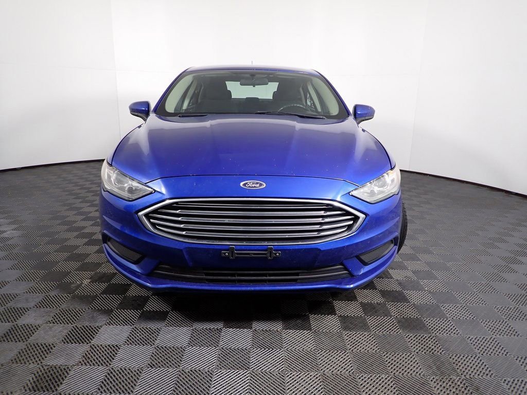 Used 2018 Ford Fusion SE image 3