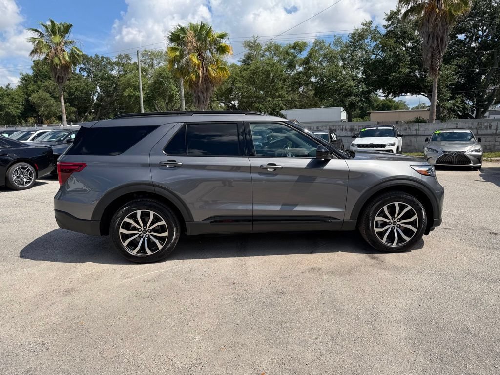 Used 2022 Ford Explorer ST AWD/4WD image 7