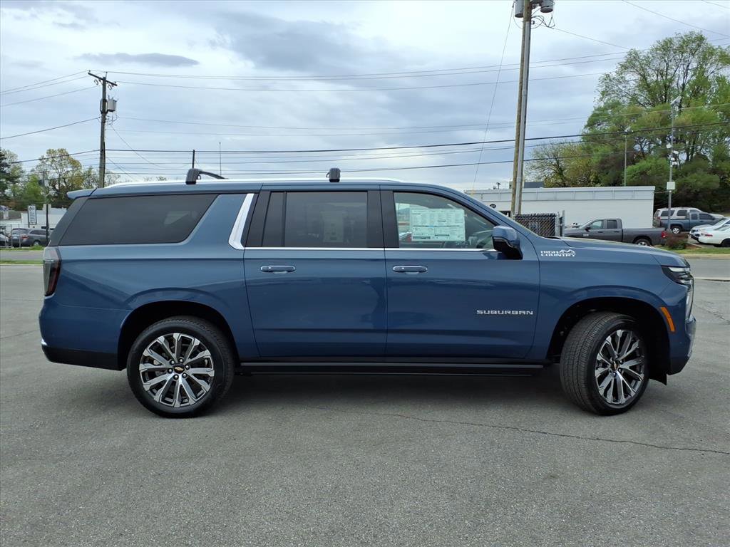 New 2026 Chevrolet Suburban High Country image 3