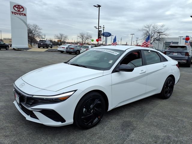 Used 2026 Hyundai Elantra Sport image 8