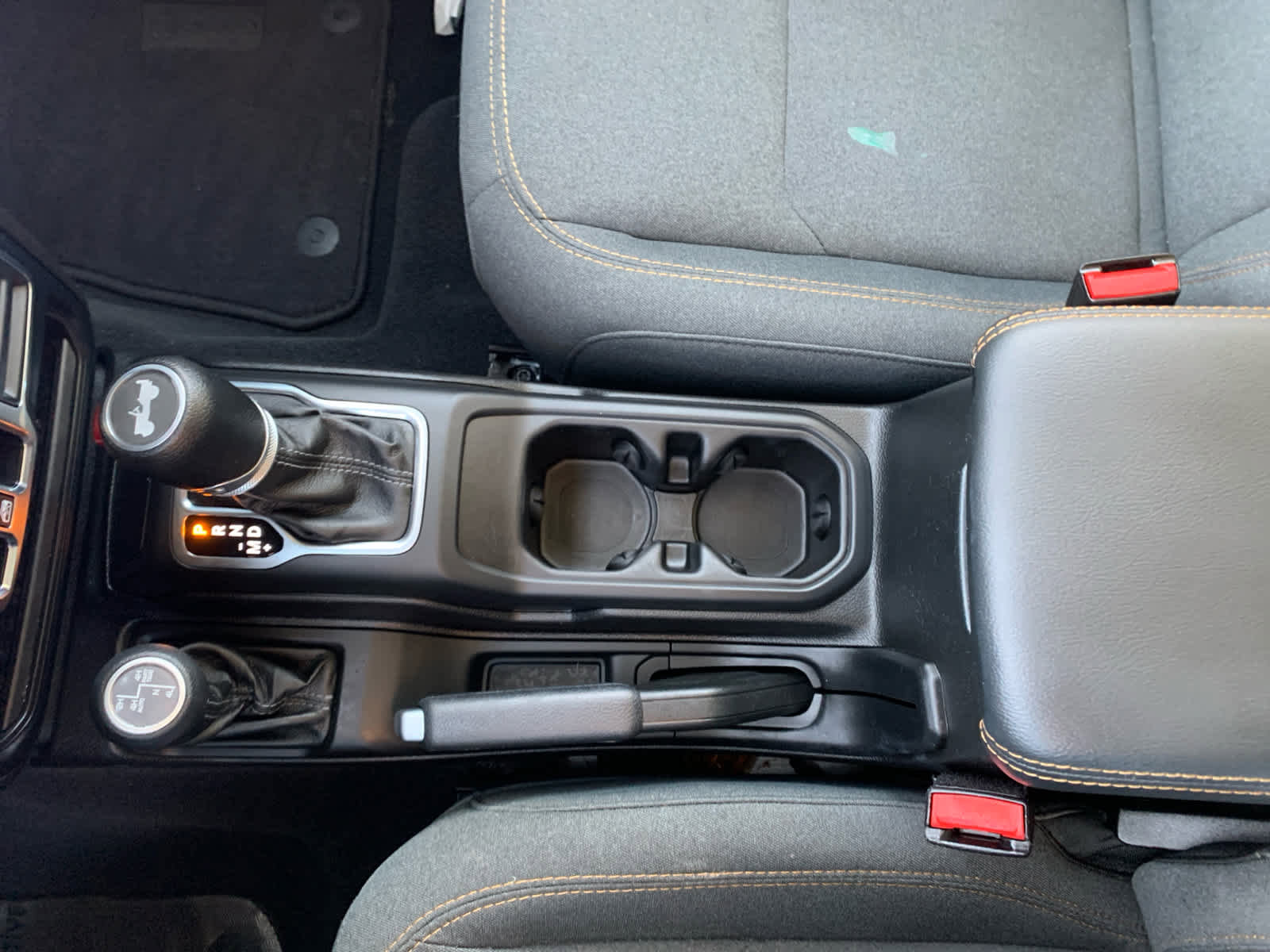 Used 2024 Jeep Wrangler Sahara image 24