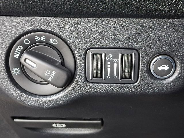 Used 2015 Dodge Challenger R/T Plus image 26