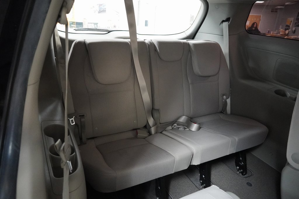Used 2019 Kia Sedona L image 25