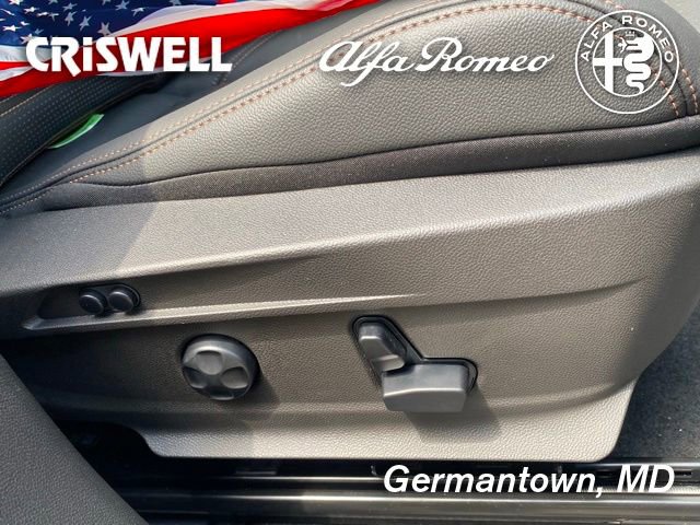 New 2025 Alfa Romeo Stelvio Sprint image 41