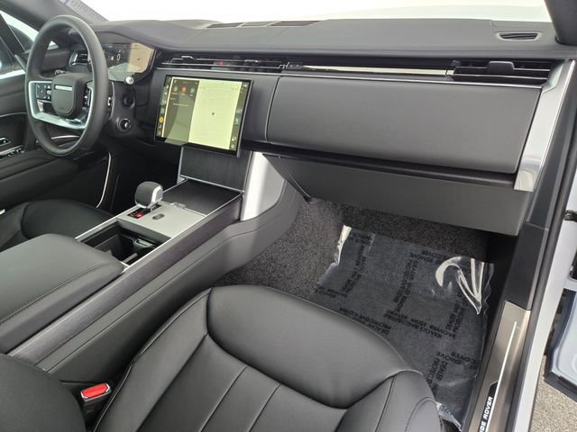 New 2026 Land Rover Range Rover Long Wheelbase SE AWD/4WD image 18