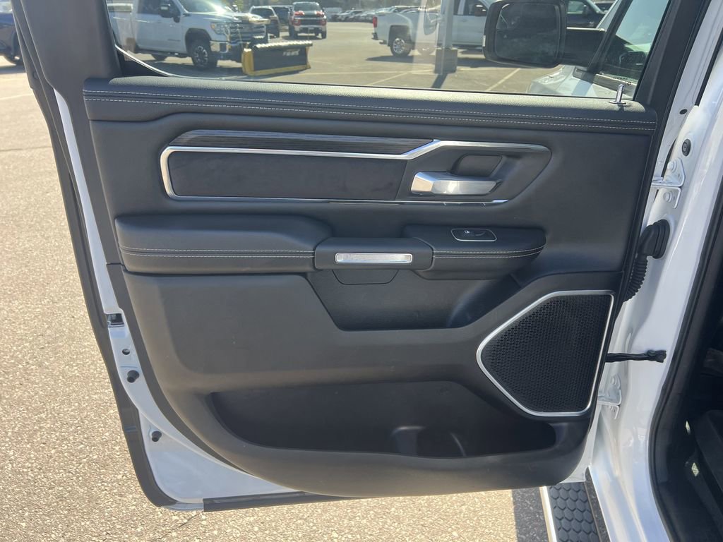 Used 2024 RAM 1500 Laramie AWD/4WD image 11