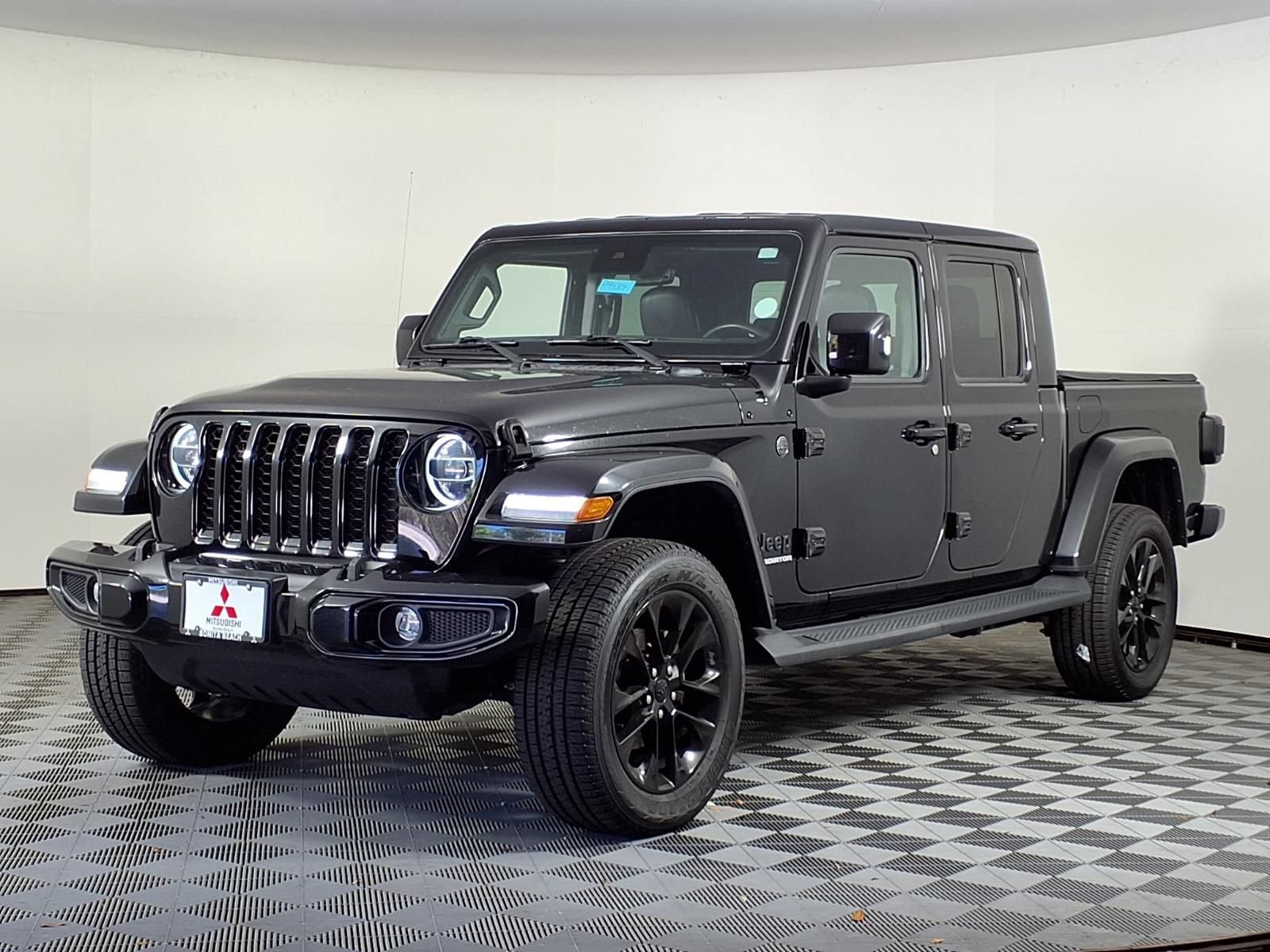 Used 2022 Jeep Gladiator Overland AWD/4WD image 3