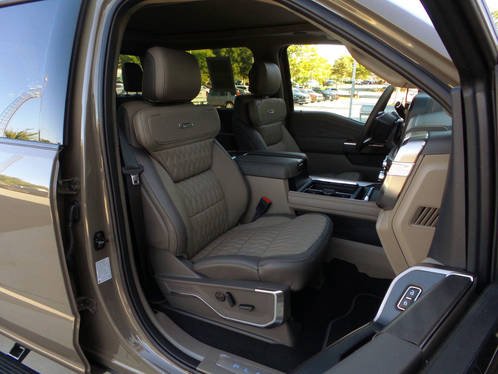 Used 2026 Ford F450 Platinum w/ Platinum Plus Package image 20