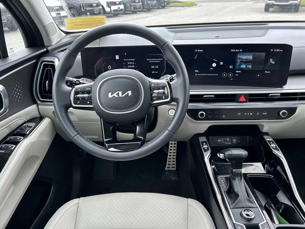 Certified 2025 Kia Sorento SX FWD image 14