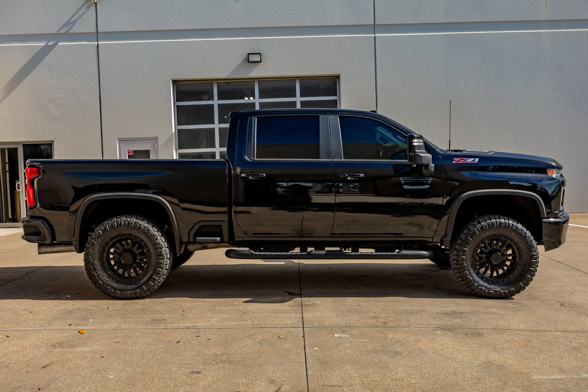 Used 2022 Chevrolet Silverado 2500 LT w/ Midnight Edition AWD/4WD image 11