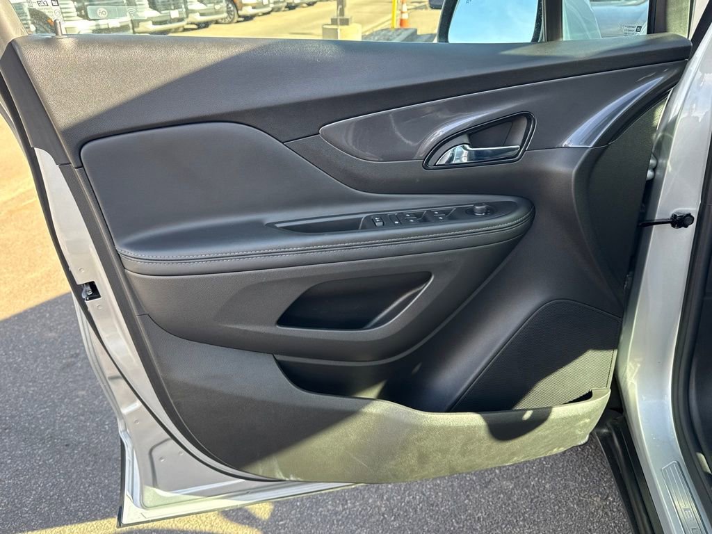 Used 2022 Buick Encore Preferred w/ Safety Package image 18