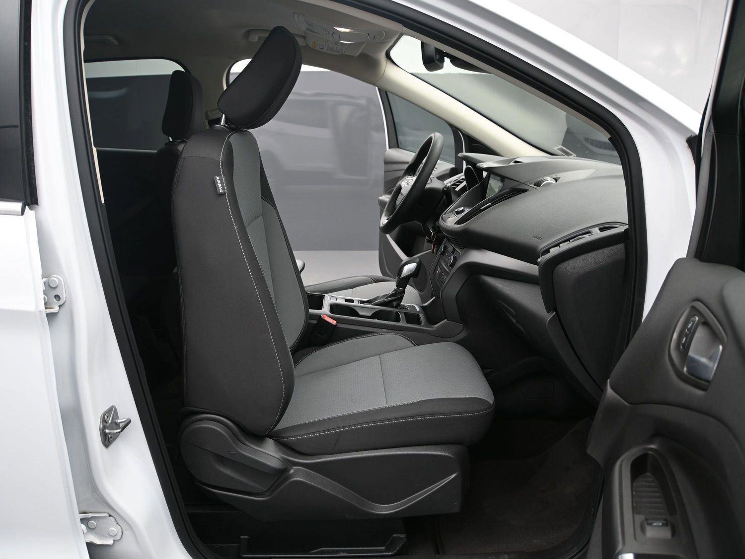 Used 2018 Ford Escape SE w/ Ford Safe & Smart Package image 16