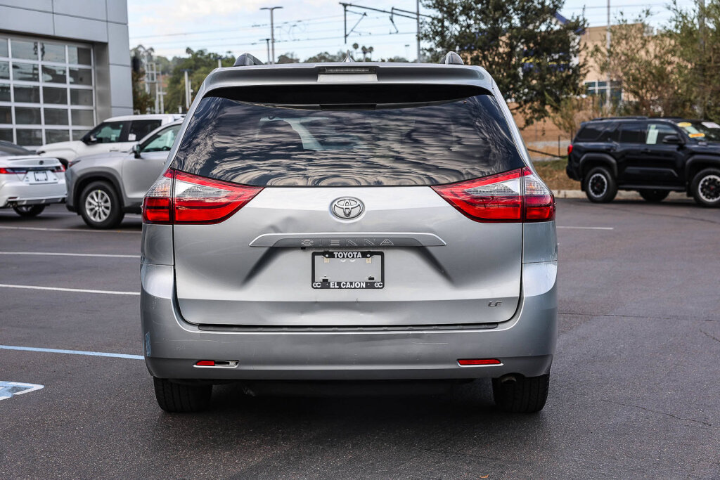 Used 2020 Toyota Sienna LE FWD image 24