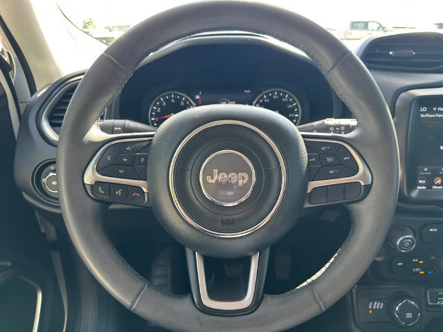 Used 2022 Jeep Renegade Latitude AWD/4WD image 25