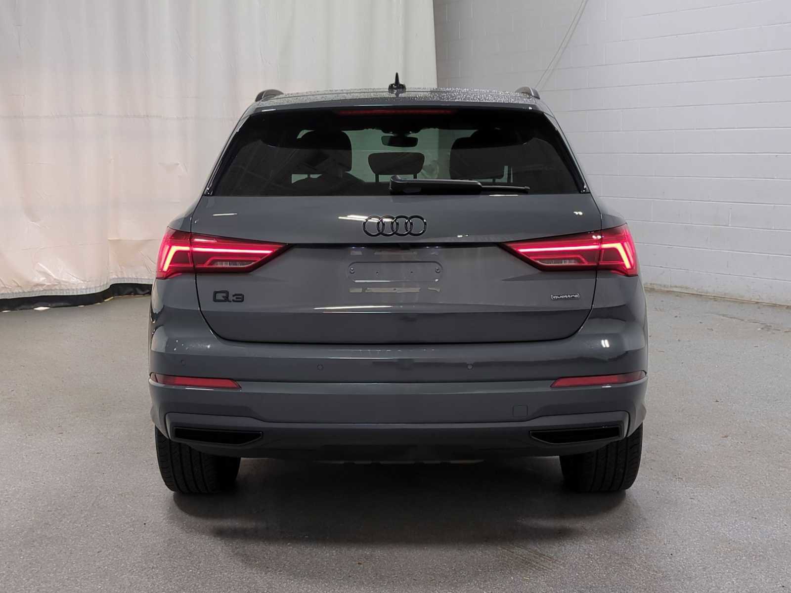 Used 2023 Audi Q3 2.0T Premium w/ Convenience Package image 7