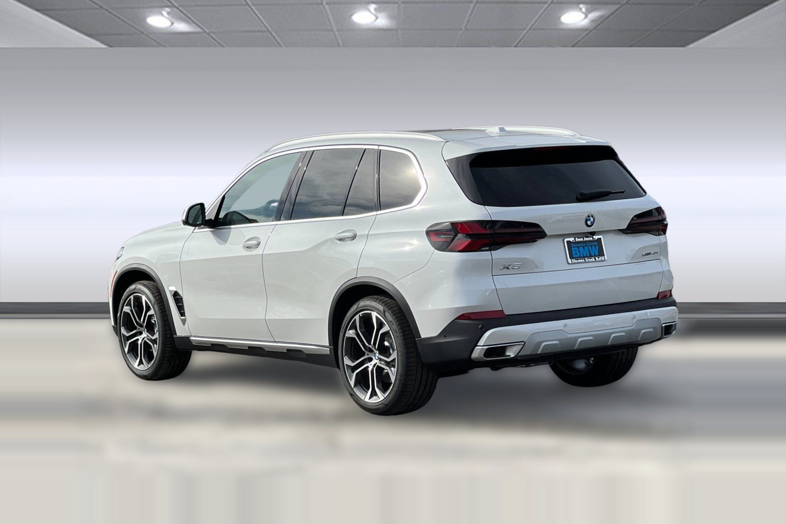 Used 2026 BMW X5 xDrive40i AWD/4WD image 3