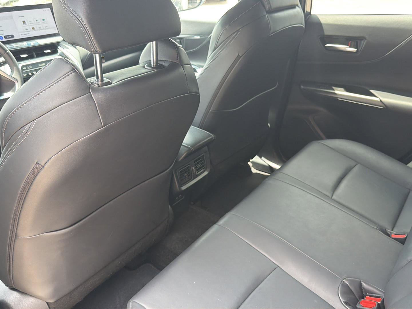 Used 2024 Toyota Venza XLE AWD/4WD image 14