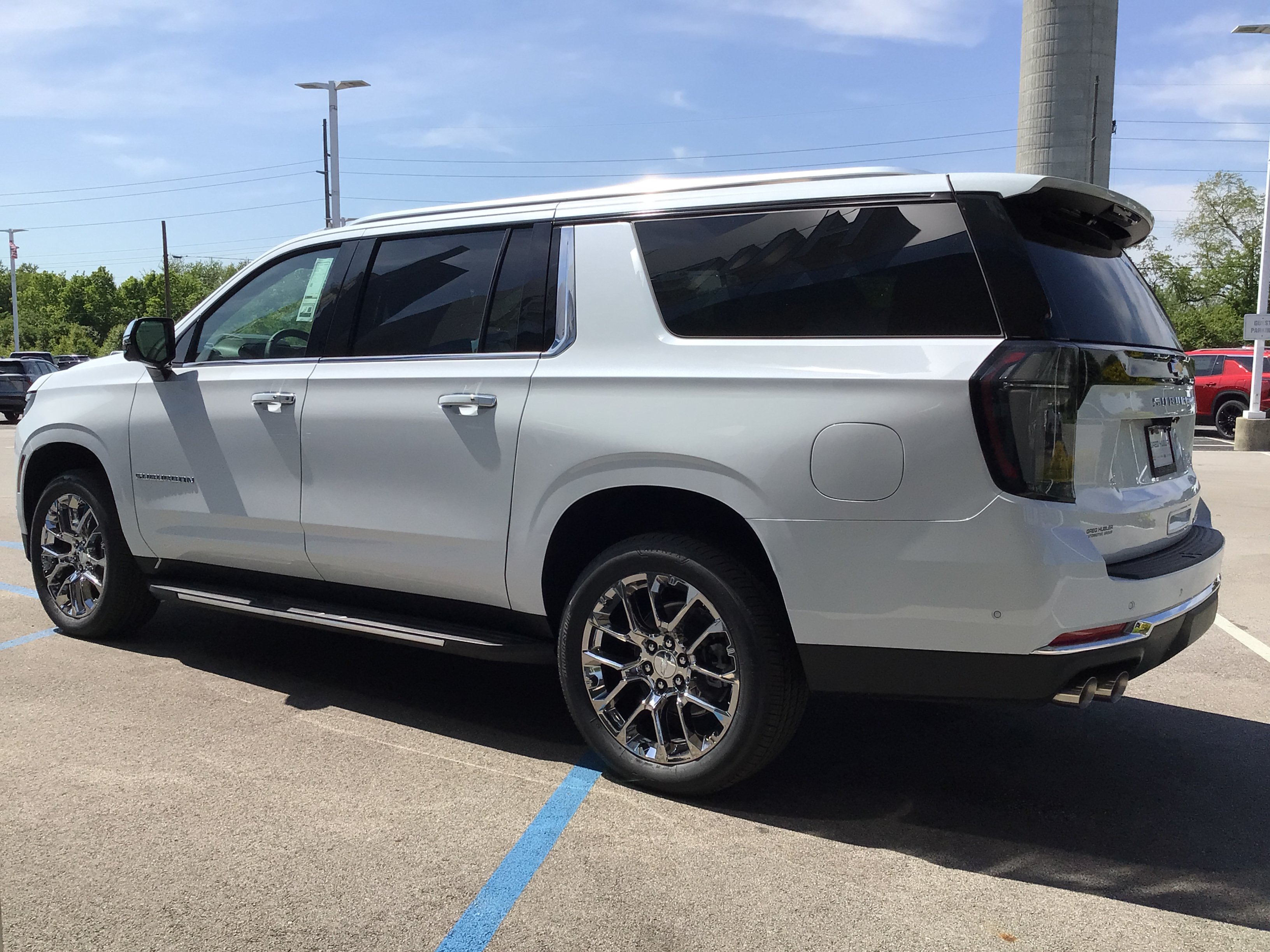 New 2026 Chevrolet Suburban Premier AWD/4WD image 12