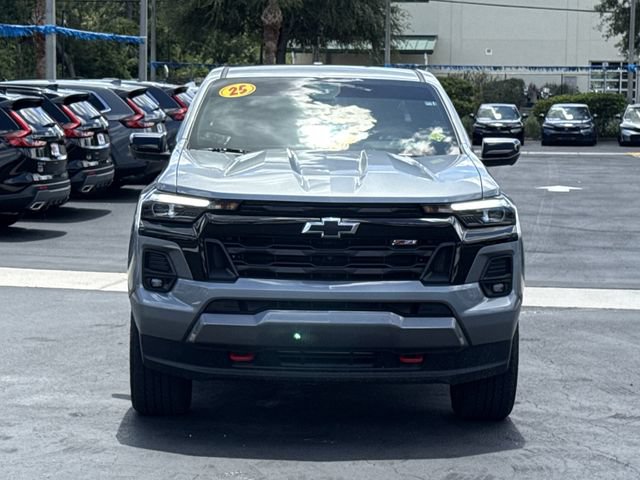 Used 2025 Chevrolet Colorado Z71 w/ Technology Package AWD/4WD image 4