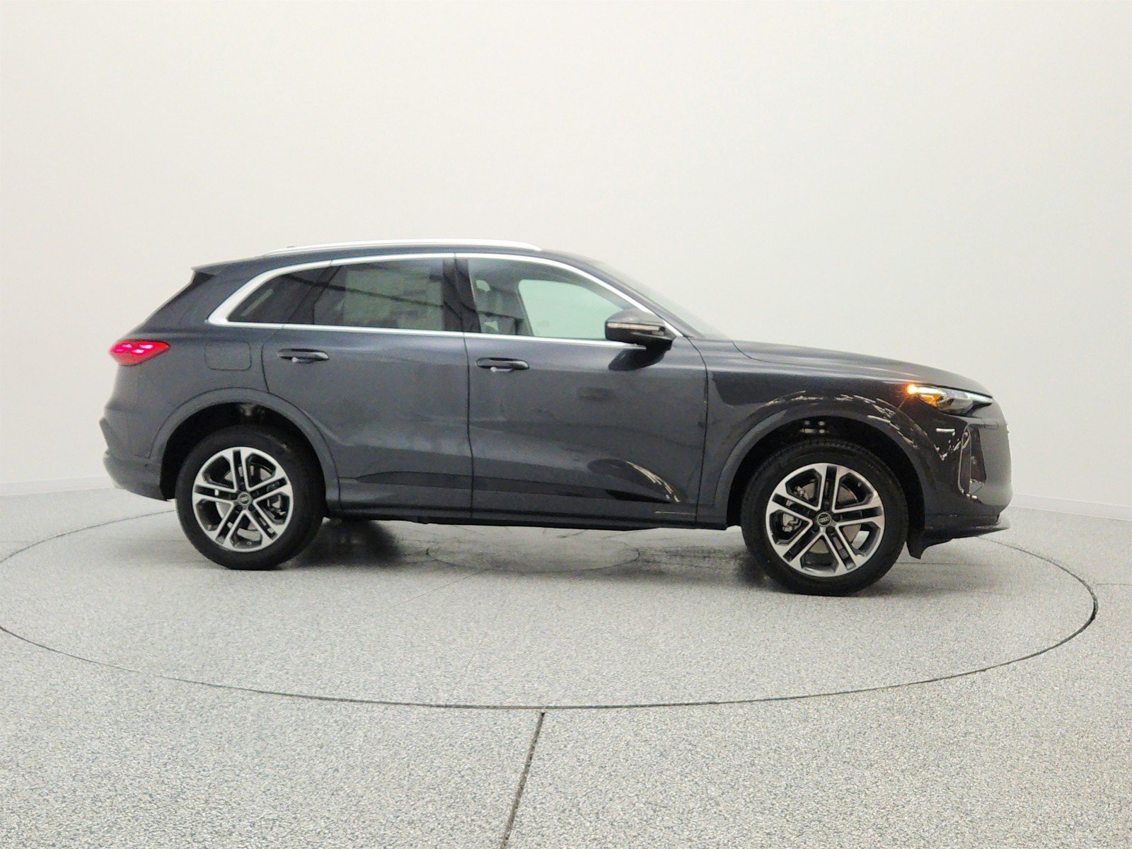 New 2026 Audi Q5 Premium Plus AWD/4WD image 4