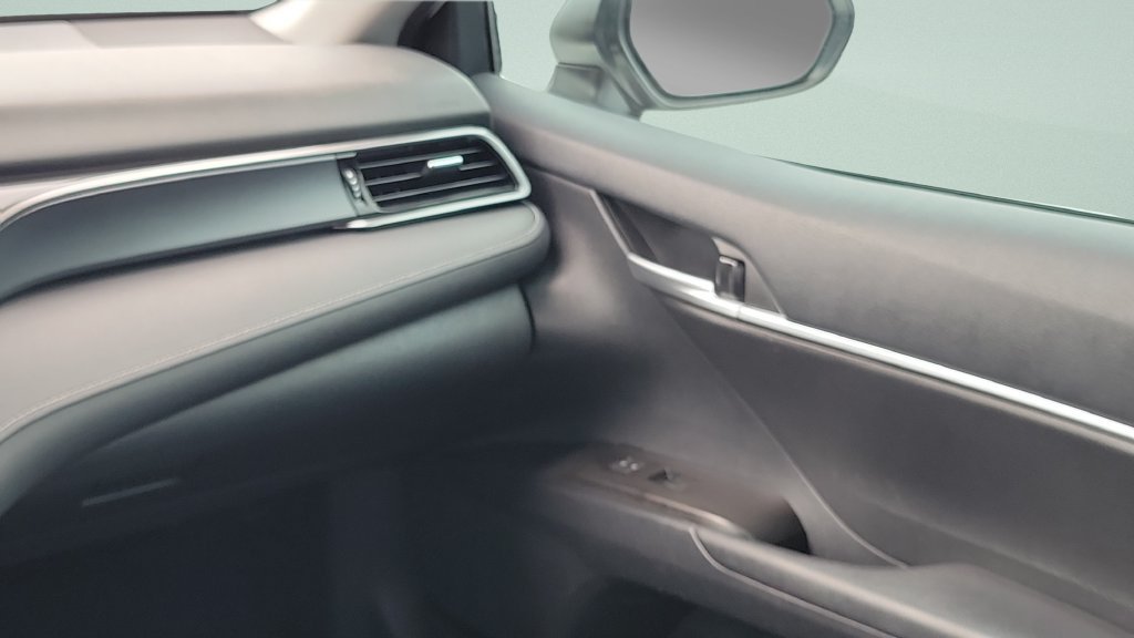 Used 2024 Toyota Camry SE w/ Convenience Package FWD image 10