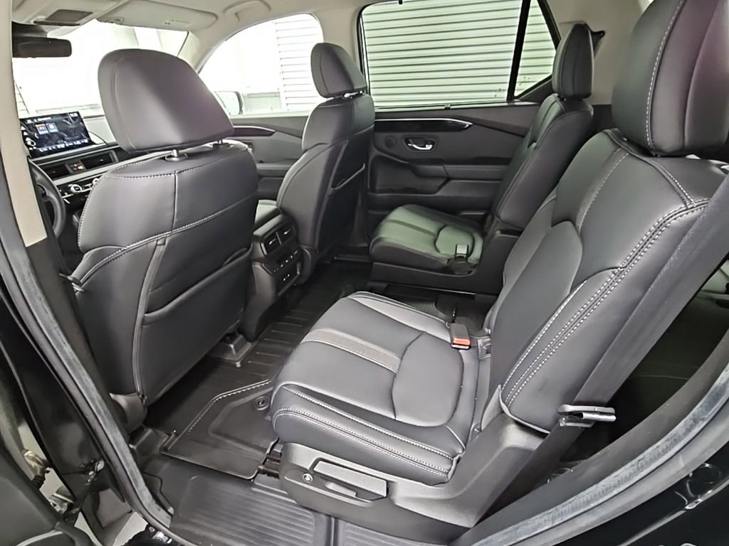 Used 2025 Honda Pilot EX-L image 30