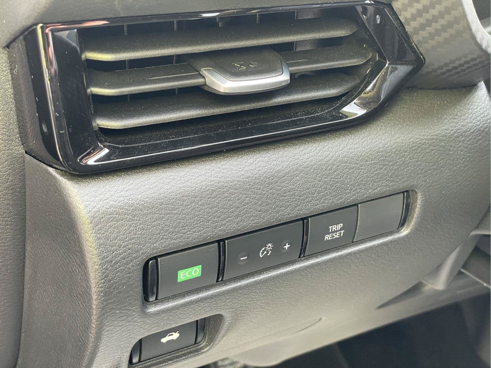 Used 2025 Nissan Sentra SV w/ All-Weather Package FWD image 24