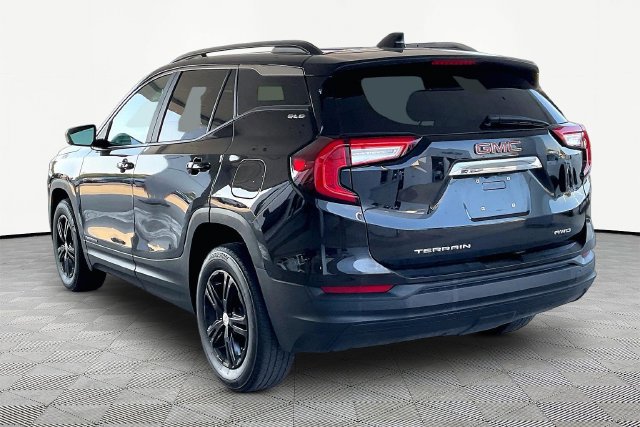 Used 2022 GMC Terrain SLE w/ Driver Convenience Package AWD/4WD image 4